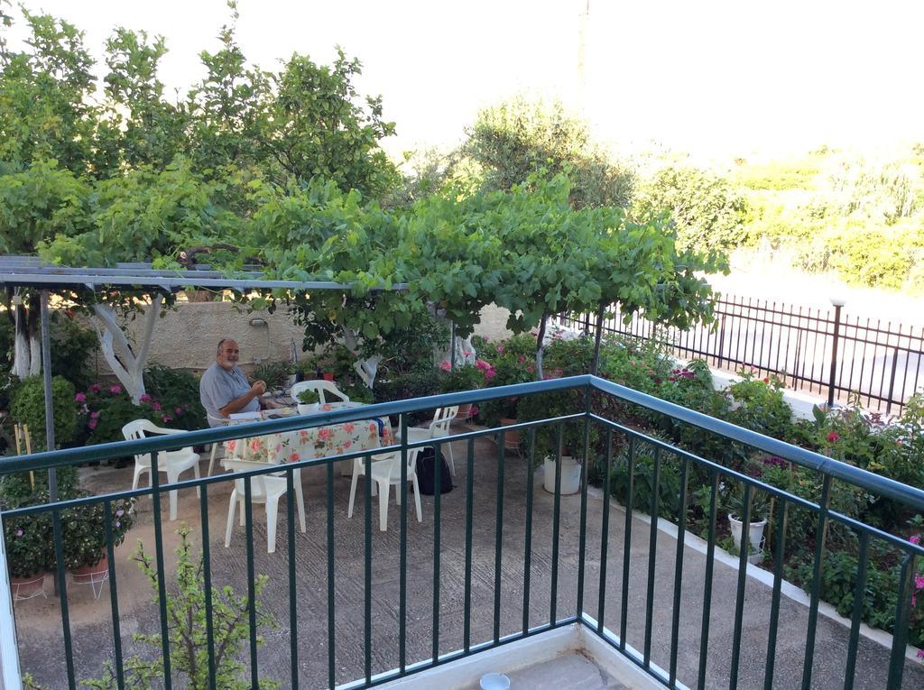 Apartments Rania Tolón Chambre photo