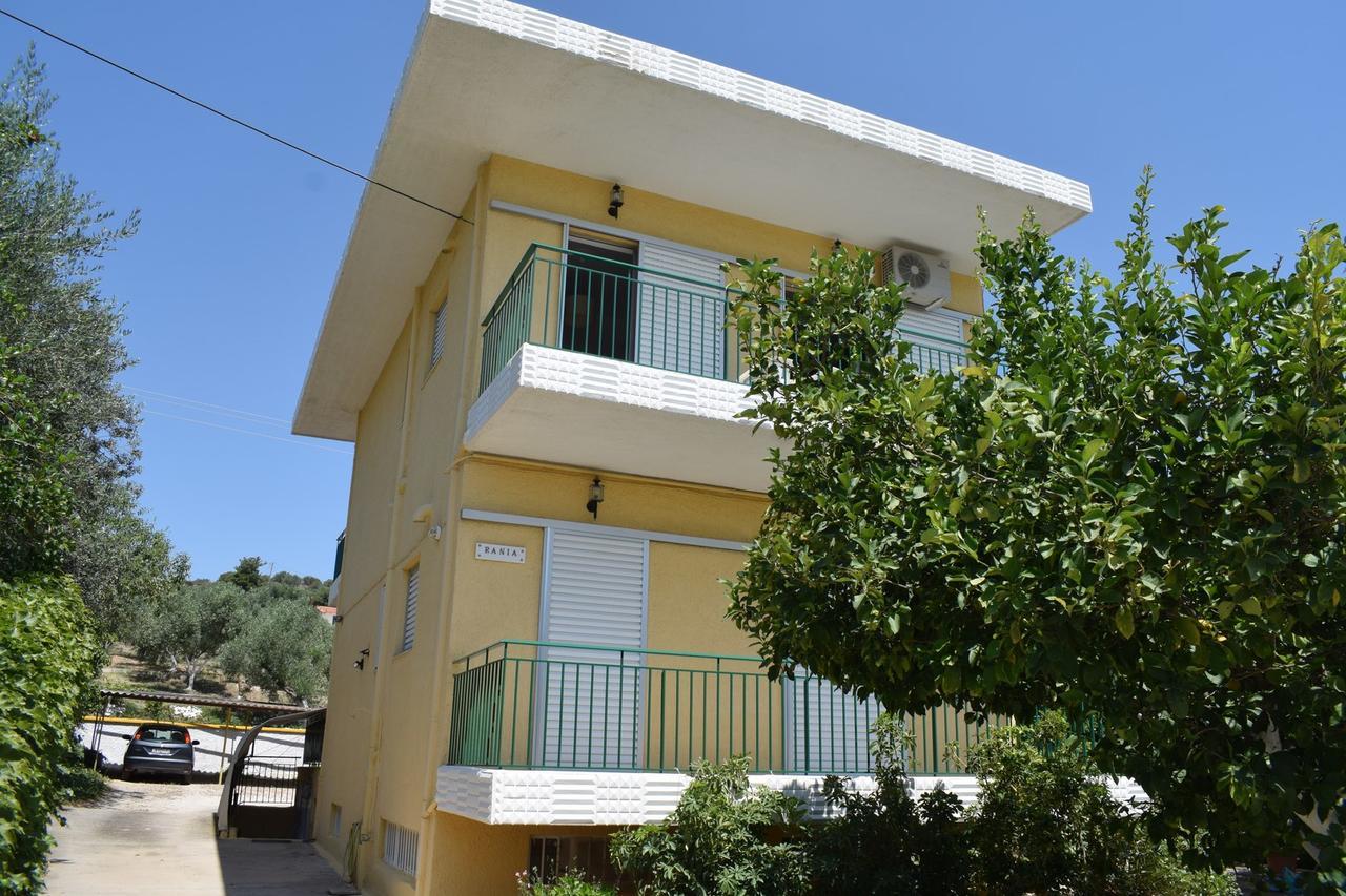 Apartments Rania Tolón Extérieur photo